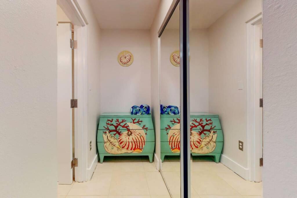 Sea Breeze, Studio 510, Beach Steps Away!+Pool+Wifi ラスキン エクステリア 写真