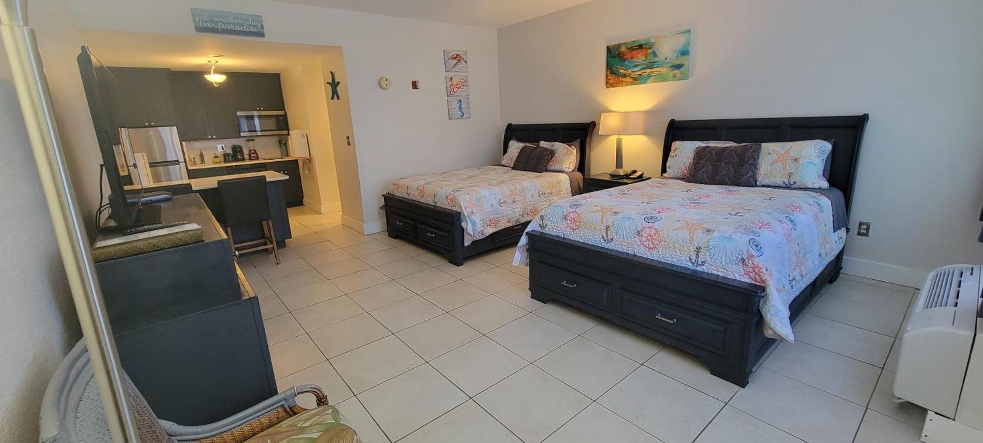 Sea Breeze, Studio 510, Beach Steps Away!+Pool+Wifi ラスキン エクステリア 写真